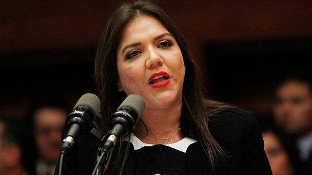 Vicepresidenta de Ecuador renuncia a su cargo tras ser investigada por supuesta corrupción Vicepresidenta de Ecuador renuncia a su cargo tras ser investigada por supuesta corrupción
