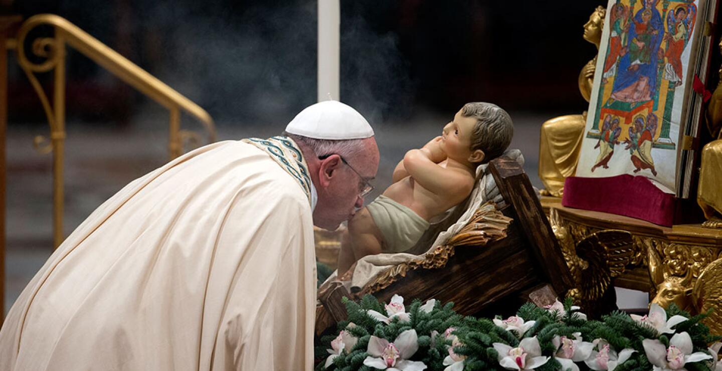 "Es necesario un gran acto de libertad cristiana para tener el coraje de proclamar, en nuestra ciudad, que urge defender a los pobres y no defenderse de los pobres. Es preciso servir a los débiles y no servirse de los débiles", defendió el pa