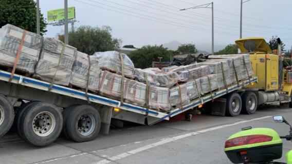 370142_Accidente de tractomula en la AutoNorte - Foto suministrada 370142_Accidente de tractomula en la AutoNorte - Foto suministrada