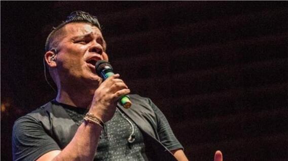 Alzate, cantante de música popular Alzate, cantante de música popular