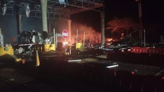 El peaje luego del atentado. 