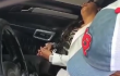 Pareja es grabada durmiendo en plena vía