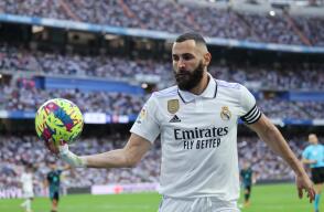 Karim Benzema completó un triplete frente a Almería, en la victoria 4-2 del Real Madrid, por la Liga de España. Karim Benzema completó un triplete frente a Almería, en la victoria 4-2 del Real Madrid, por la Liga de España.