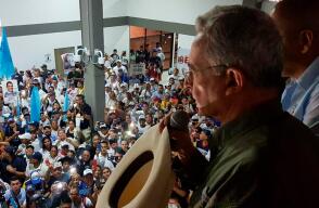 345678_Álvaro Uribe en Arauca // Foto: Twitter @SophyCh_E