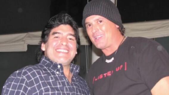 Carlos Vives y Maradona - 25 de noviembre.jpg Carlos Vives y Maradona - 25 de noviembre.jpg