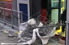 Usan TransMilenio para transportar chatarra