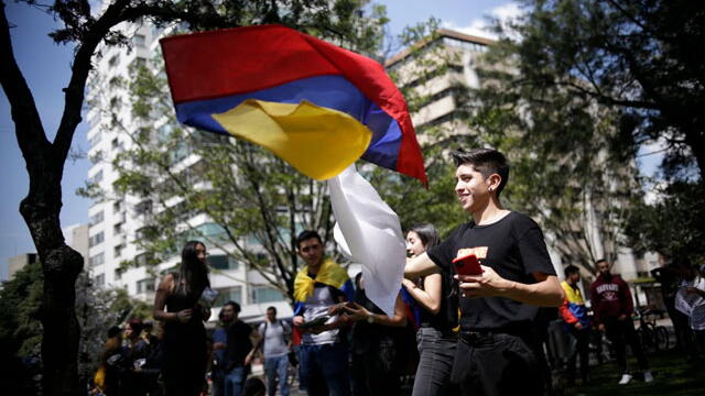 Esmad dispersó a manifestantes que protestaban pacíficamente en la carrera Séptima
