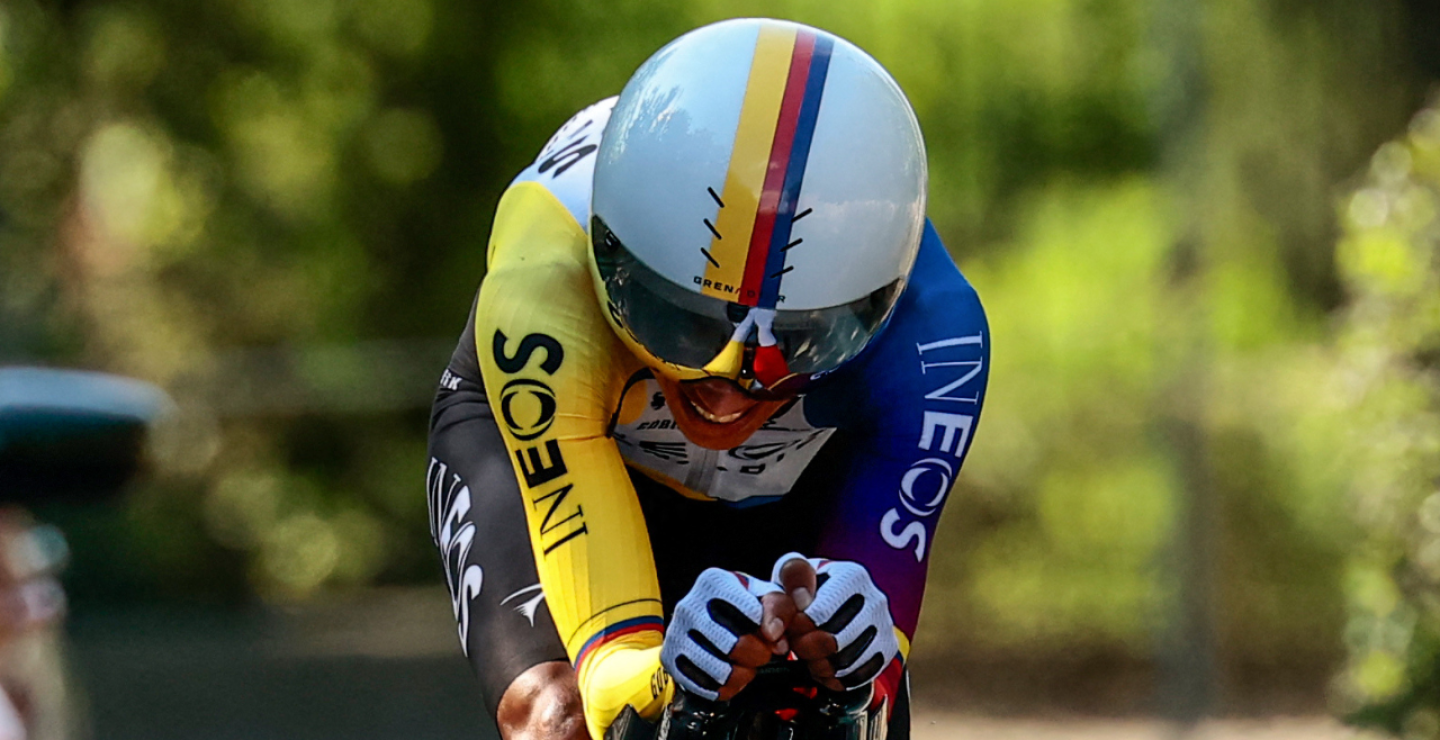 Egan Bernal, ciclista colombiano y líder del INEOS Grenadiers, en la contrarreloj del Giro de Italia 2025