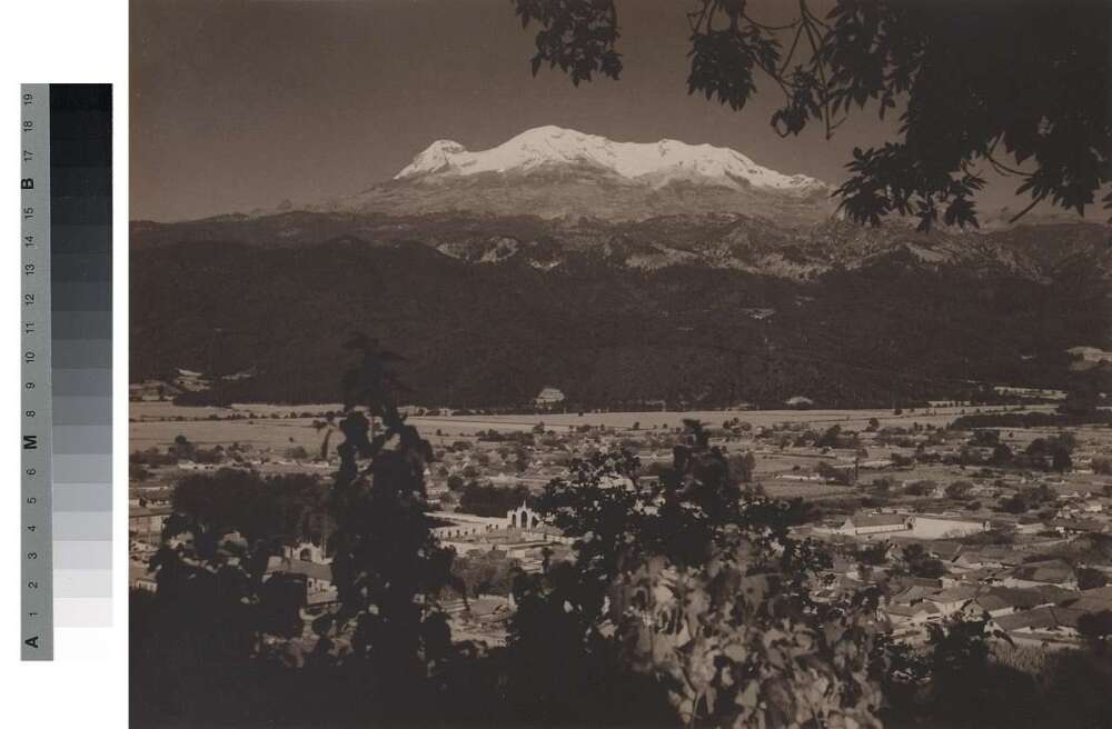 637606_brehme_hugo_iztaccihuatl.jpg