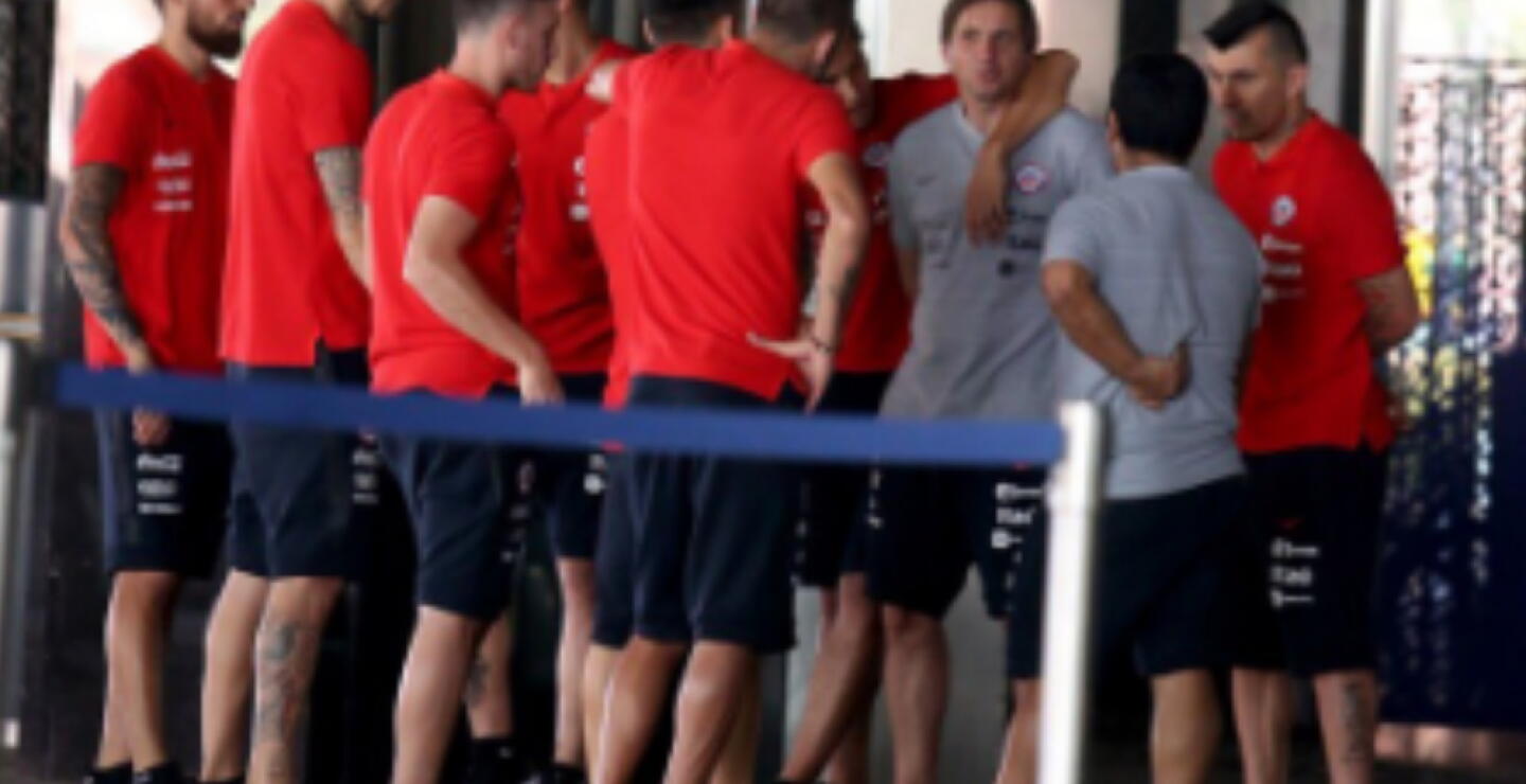 314787_Blu Radio. Selección Chilena en Japón. Foto: Twitter @LaRoja