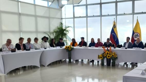 ELN dice que medidas unilaterales del Gobierno ponen en “crisis” los diálogos ELN dice que medidas unilaterales del Gobierno ponen en “crisis” los diálogos