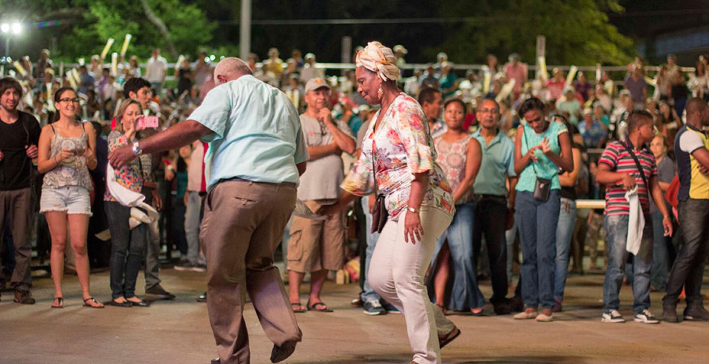 12-petronio-2016.jpg 12-petronio-2016.jpg