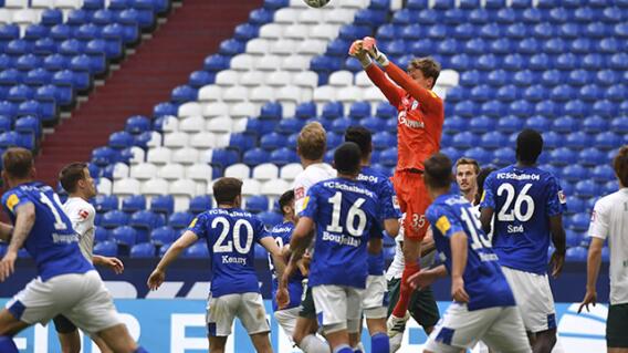 337837_Acción de juego del duelo Schalke 04 vs. Werder Bremen
