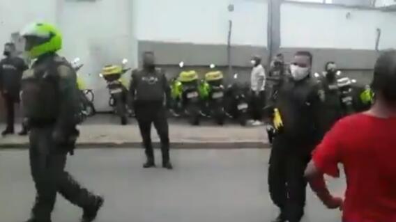 Motín en estación norte de la Policía en Bucaramanga / Foto captura de video BLU Radio Motín en estación norte de la Policía en Bucaramanga / Foto captura de video BLU Radio
