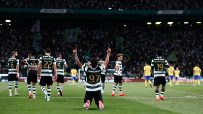 Luis Javier Suárez festeja su gol al Arouca con Sporting Lisboa en la Liga de Portugal. 
