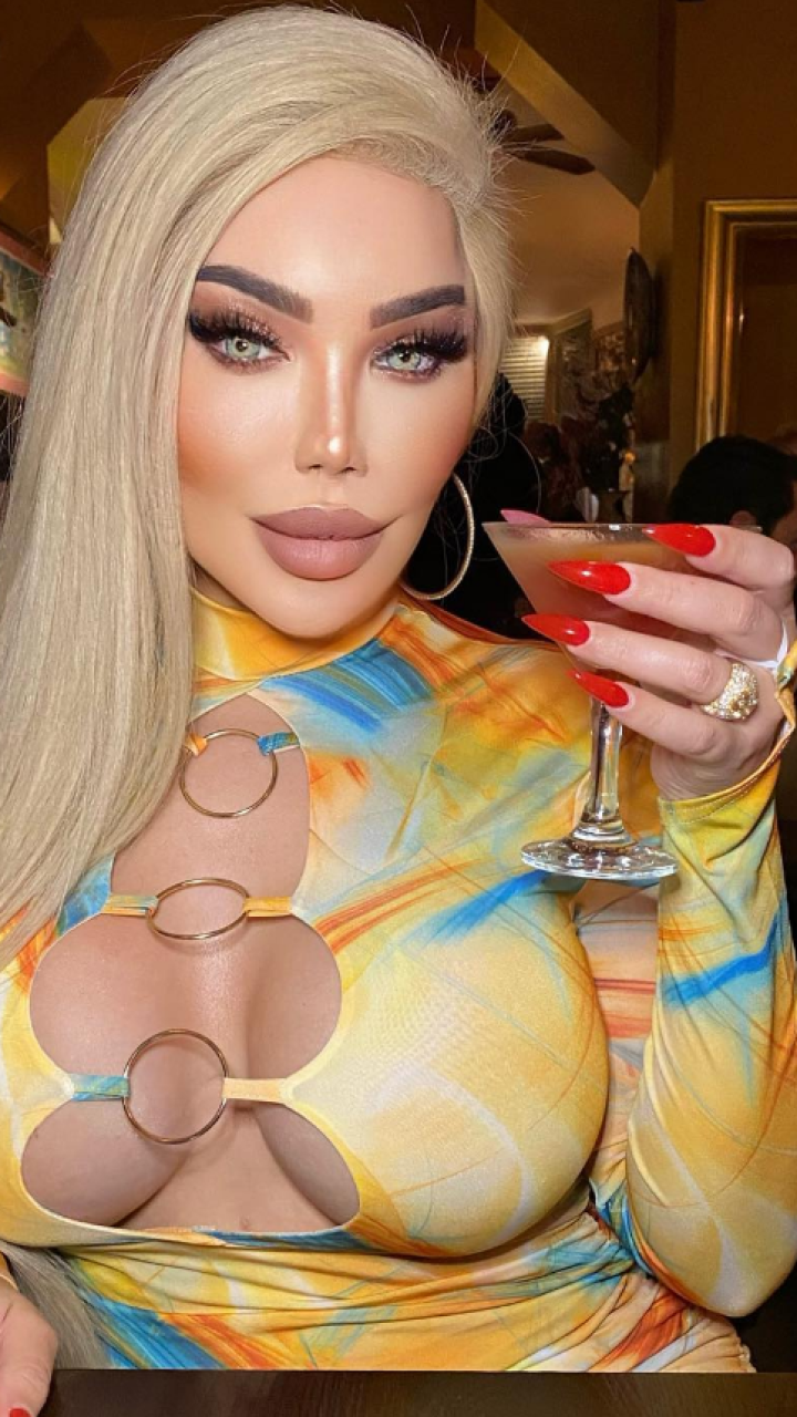 ‘Ken humano’ sueña con convertirse en la primera mujer trans en recibir un trasplante de útero