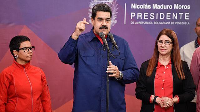 Maduro barre en elecciones de alcaldes y amenaza a opositores de cara a presidenciales