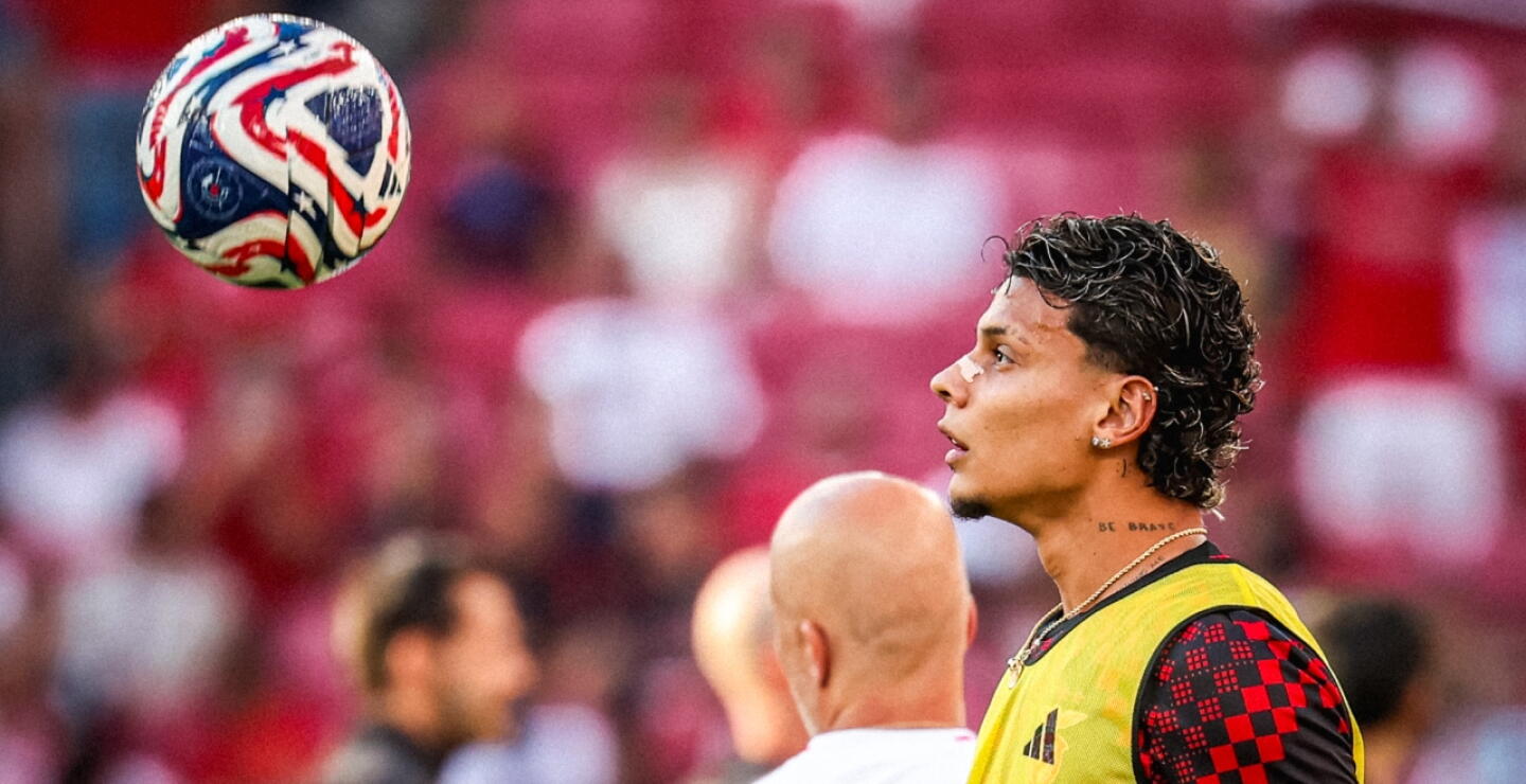Richard Ríos en la previa del partido entre Benfica y Fenerbahçe.