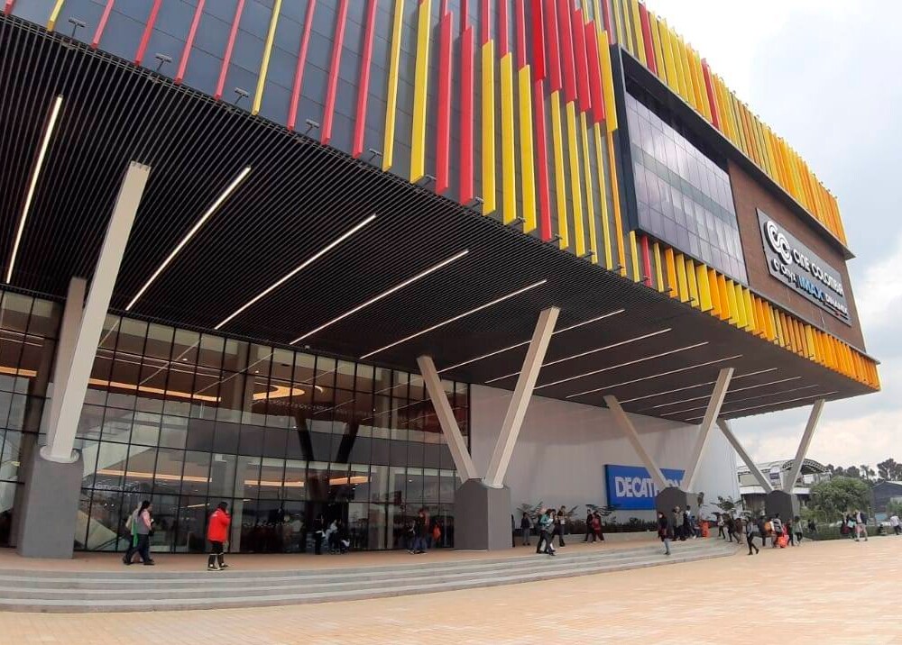 Abre el centro comercial El Edén, el paraíso del entretenimiento en