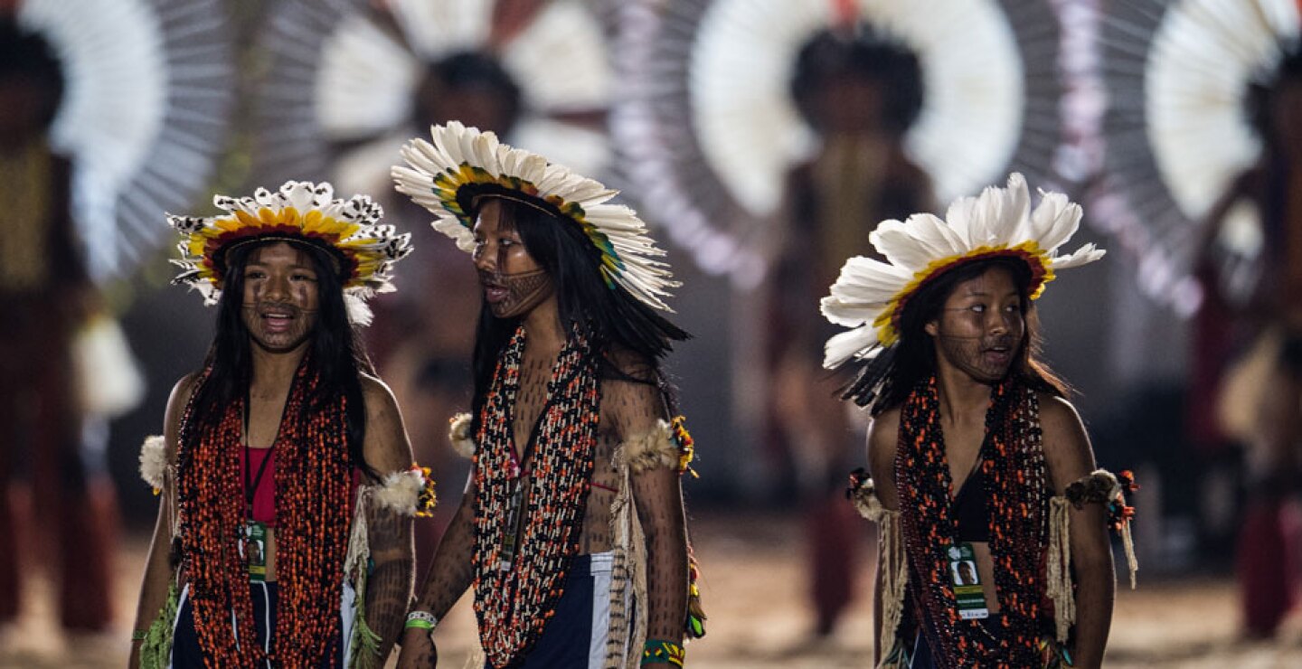 Mujeres de diferentes etnias exhibieron su belleza y sus tradiciones a través de las vestimentas y los accesorios típicos de sus pueblos originarios, reunidos en la localidad brasileña de Palmas, en el estado de Tocantins (norte).