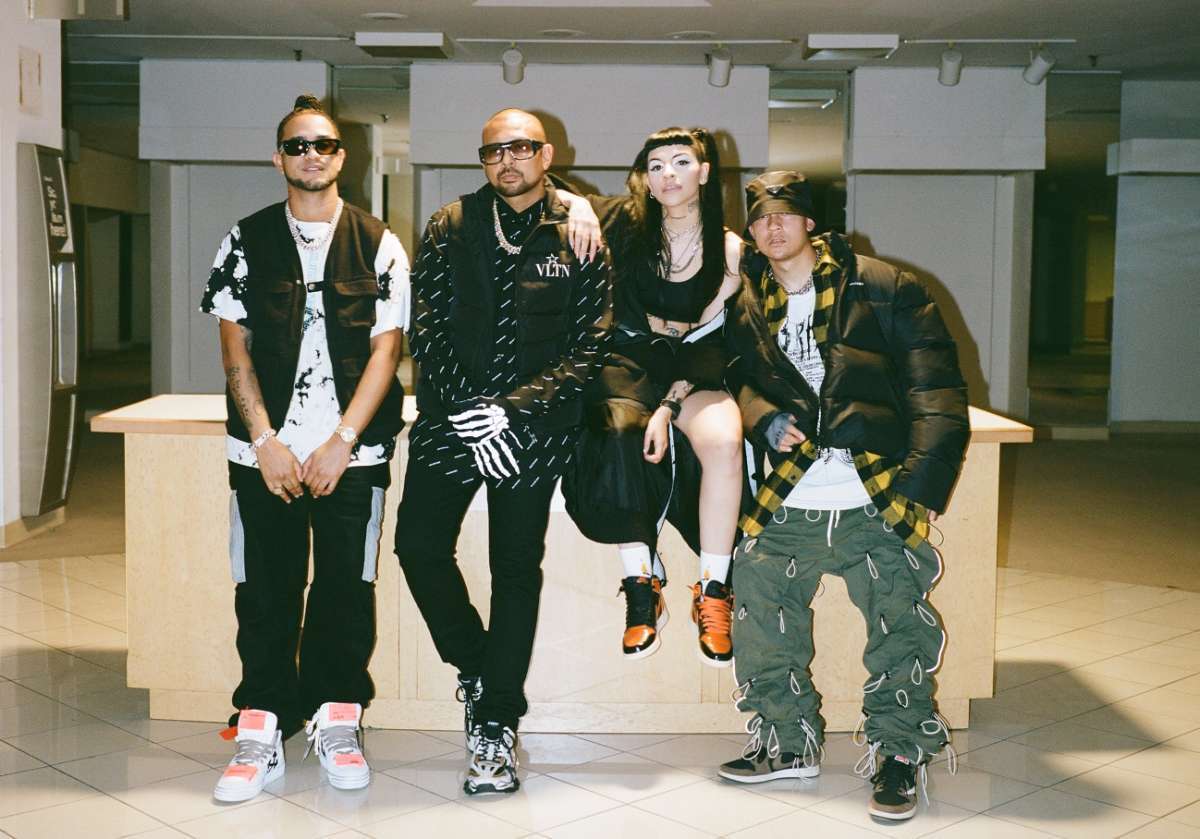 646459_group_shot_2.jpg
