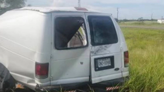 Furgoneta que se accidentó y dejó por lo menos 10 personas muertas. Furgoneta que se accidentó y dejó por lo menos 10 personas muertas.