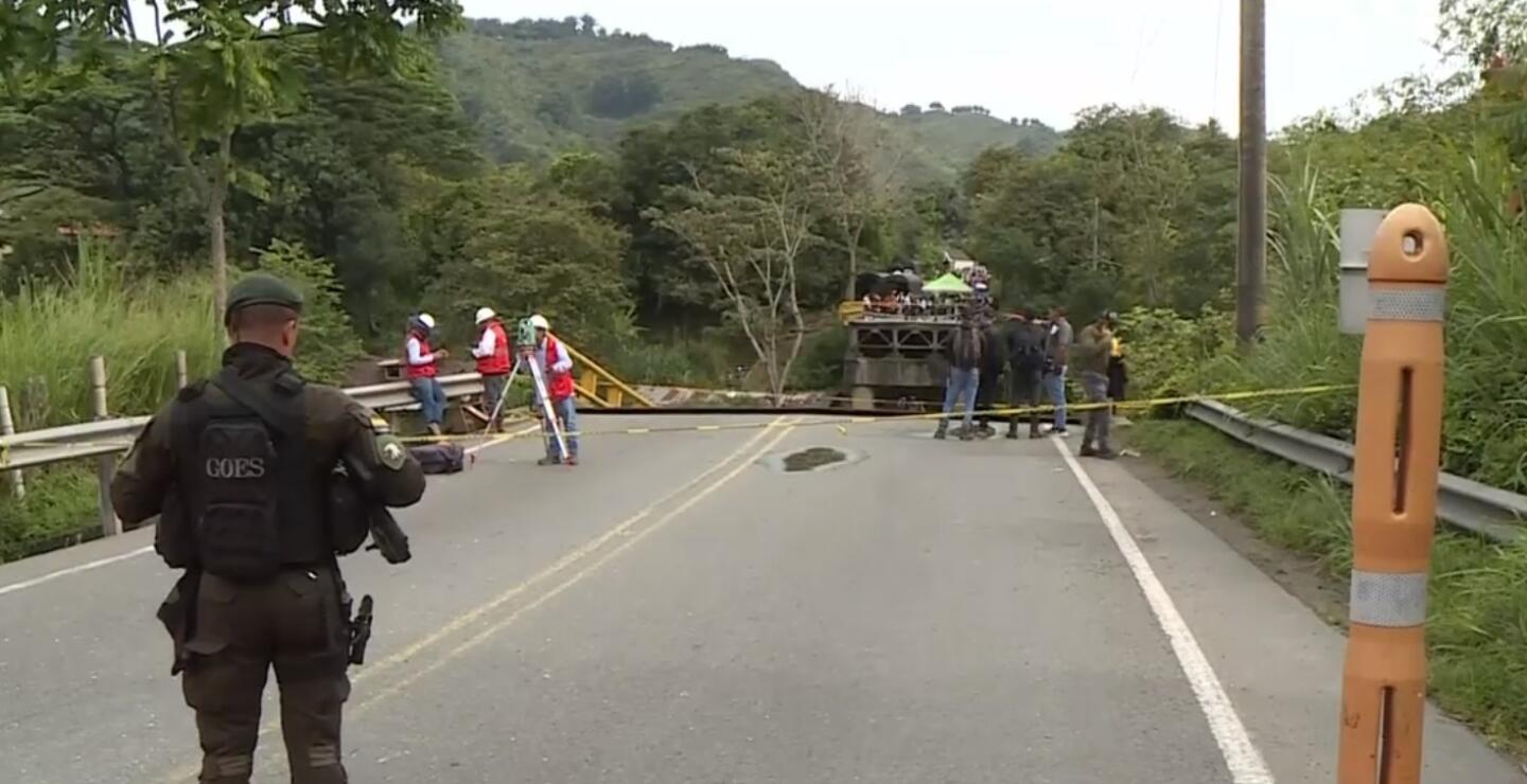 “¿Cómo haré para atender a un herido?”: alcalde de Caicedonia tras caída de puente del río La Vieja