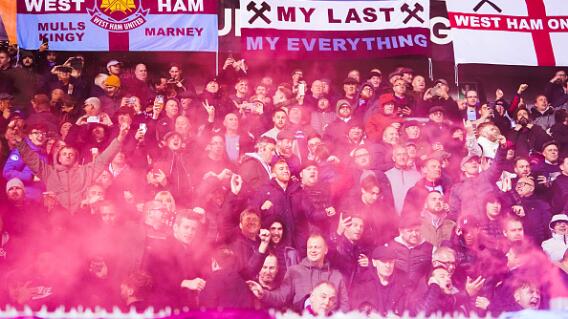 Hinchas-West-Ham.jpg Hinchas-West-Ham.jpg