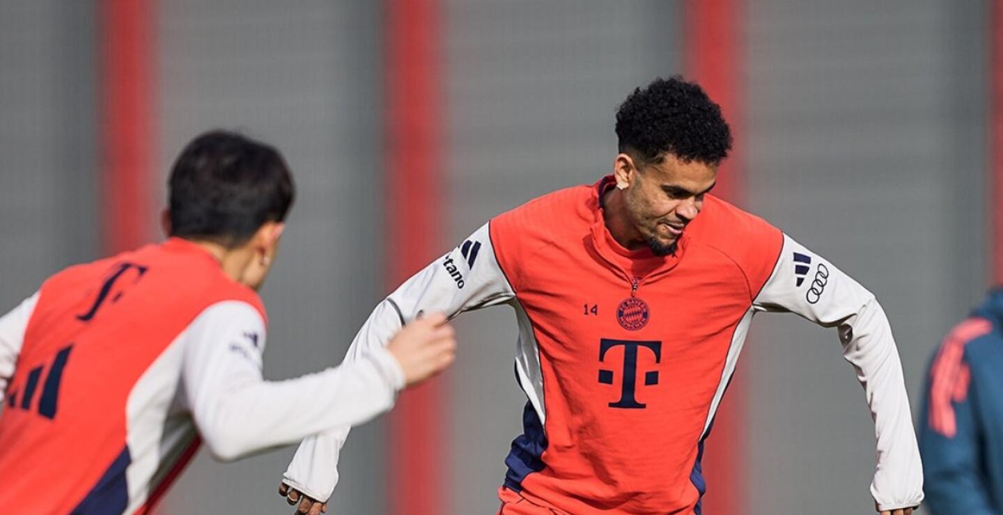 Luis Díaz en la previa del partido frente al Werder Bremen. 
