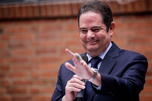 ¿Un vicepresidente conservador? Vargas Lleras les coquetea a los azules