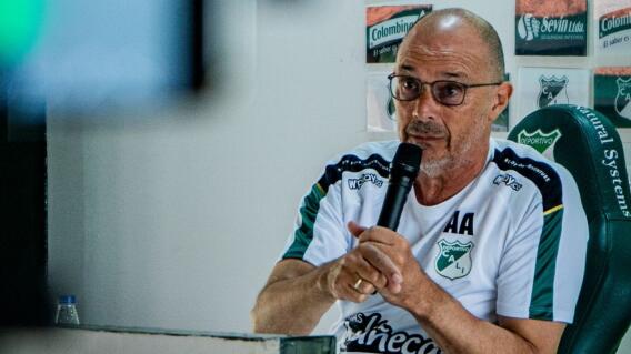 Alfredo Arias, DT del Deportivo Cali. Alfredo Arias, DT del Deportivo Cali.