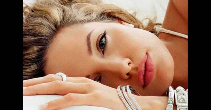 angelina18.jpg