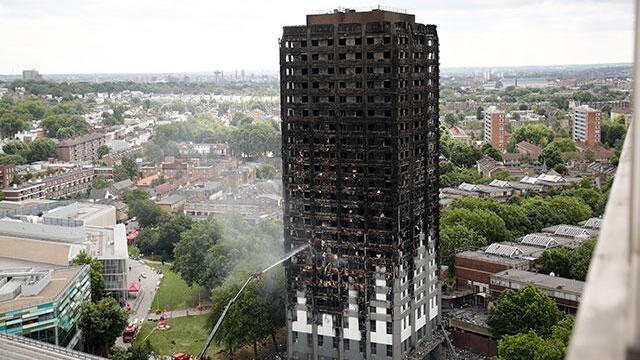 Aumenta a 17 el número de muertos que dejó incendio de edificio en Londres 