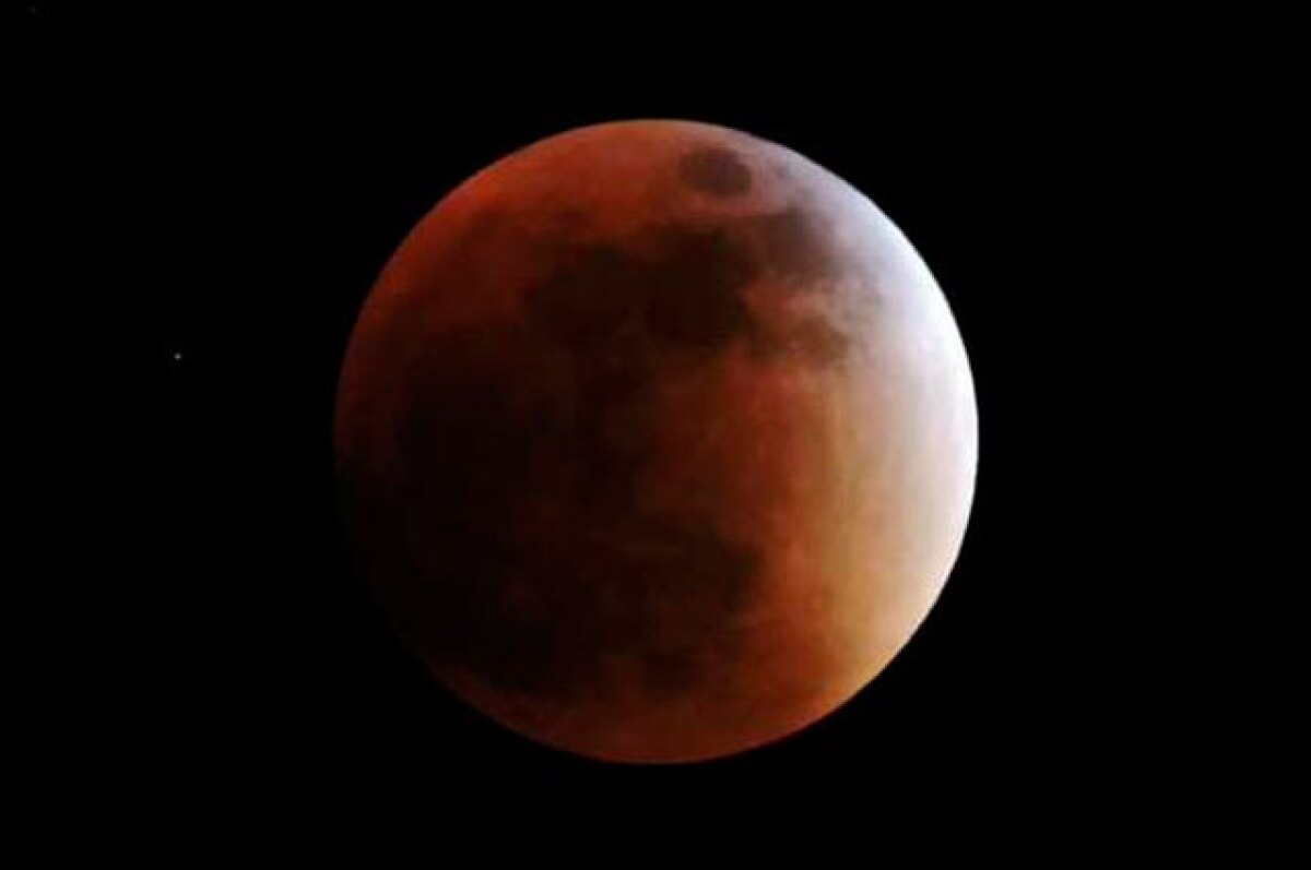 280915_luna-eclipse.jpg