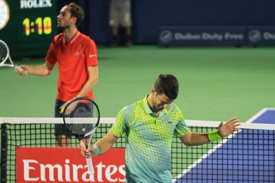 Novak Djokovic y Daniil Medvedev, en las semifinales del ATP de Dubái Novak Djokovic y Daniil Medvedev, en las semifinales del ATP de Dubái