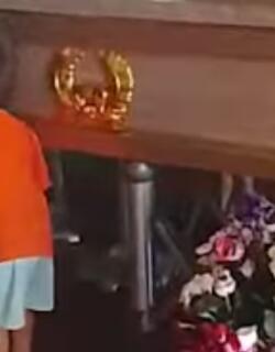 Niño habla con el ataúd de su mamá 