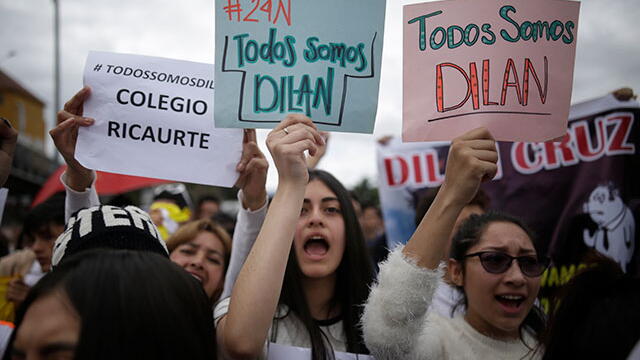 Fuerza Dilan: plantón frente a hospital donde está joven herido durante marcha