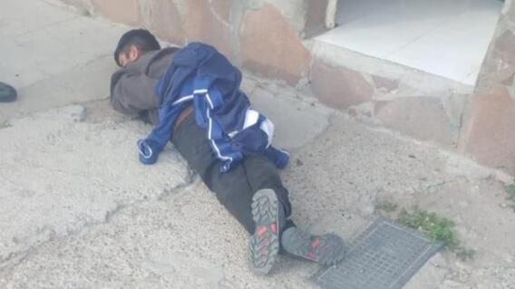 Presunto ladrón que fue encontrado durmiendo en una cama de la casa que iba a robar Presunto ladrón que fue encontrado durmiendo en una cama de la casa que iba a robar