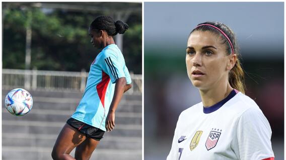 Linda Caicedo (izq.) aseguró que una de sus referentes en el fútbol era la estadounidense Alex Morgan.