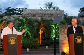 289445_BLU Radio: Juan Manuel Santos y Mike Pence / Foto: AFP