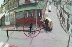 Hombres que dejaron abandonado taxi tras estrellarse resultaron ser ladrones