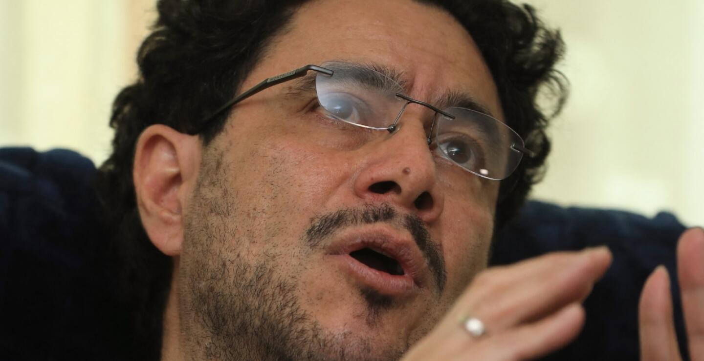 El senador colombiano Iván Cepeda habla durante una entrevista con AFP.