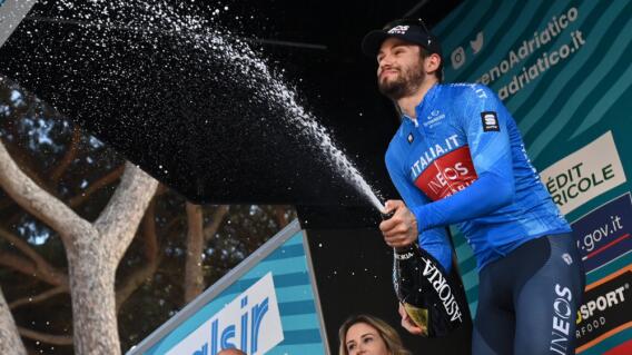 Filippo Ganna (INEOS Grenadiers), líder de la clasificación general de la Tirreno-Adriático 2023 Filippo Ganna (INEOS Grenadiers), líder de la clasificación general de la Tirreno-Adriático 2023
