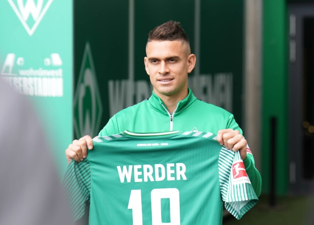 Borré - Werder Bremen.jpg Borré - Werder Bremen.jpg