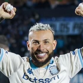Duván Vergara le dio el triunfo a Racing sobre Belgrano en el fútbol de Argentina.