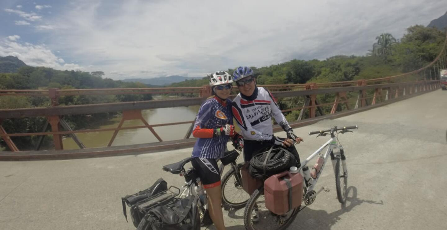 La ruta se combina entre carretera y trocha.