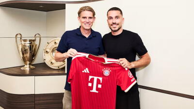 Arijon Ibrahimović en su presentación en Bayern Múnich. 