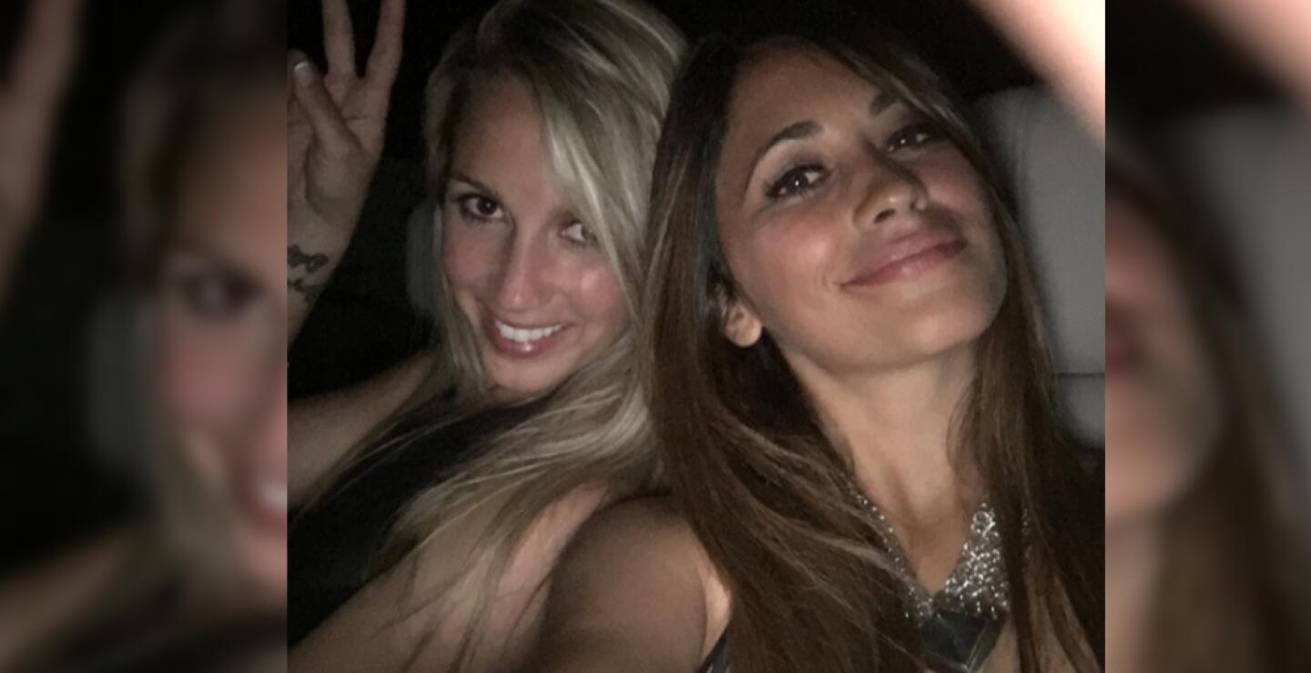 97152_La novia de Suárez junto Antonella la esposa del diez del Barcelona, Messi / Foto: Instagram @antoroccuzzo88
