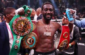 Terence Crawford, tras vencer a  Errol Spence Jr. en combate de boxeo