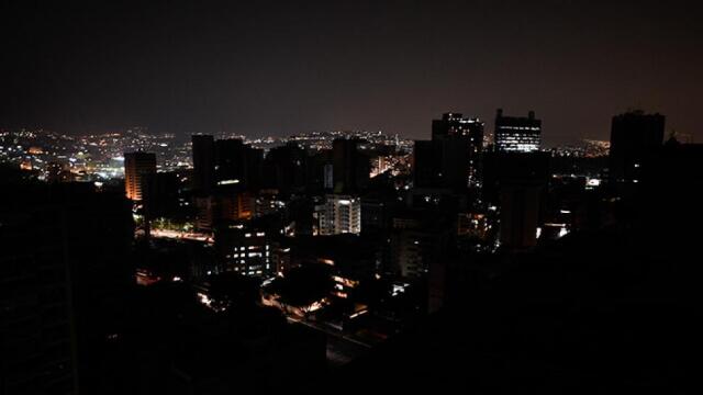 Venezolanos se quedarán sin luz al menos 18 horas por semana debido a racionamiento del gobierno